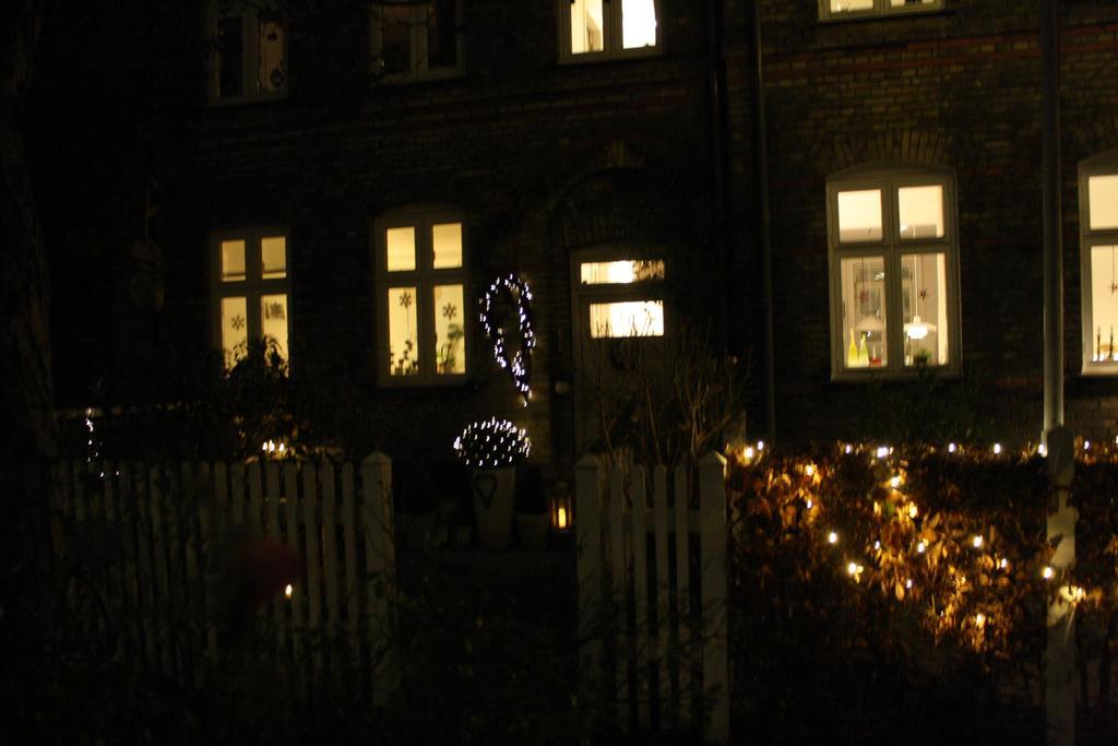 The Little Guesthouse First Metrostop From Central Station And Tivoli Copenhagen Exterior photo